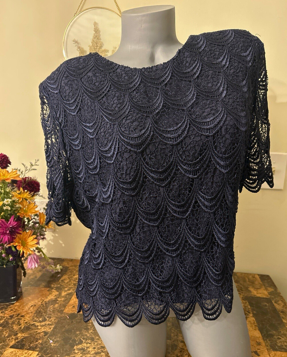 Fashions Women's Black Lace Blouse Short Sleeve Round Neck Zip Back Size 16